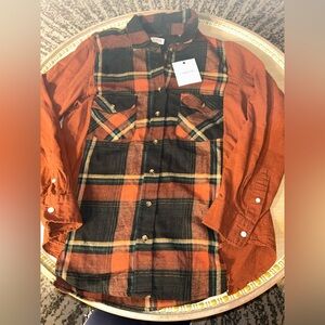 NWT WOMEN’S “WEEKENDS” FLANNEL,MEDIUM. ARMpit TO pit-21”.BACK COLLAR TO HEM-28”